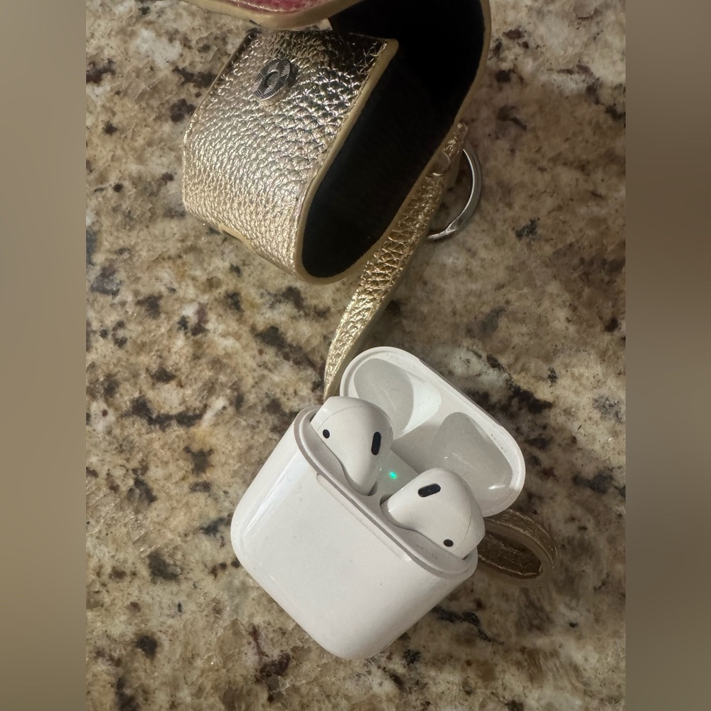 Apple Wireless Earbuds with Charging Case - White